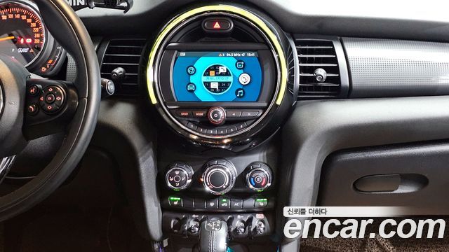Mini Cooper 2019 — photo 19