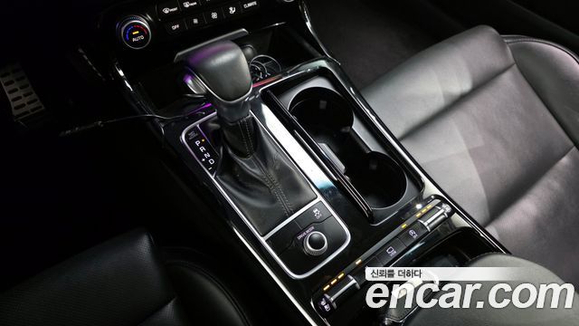 Kia Stinger 2018 — photo 9