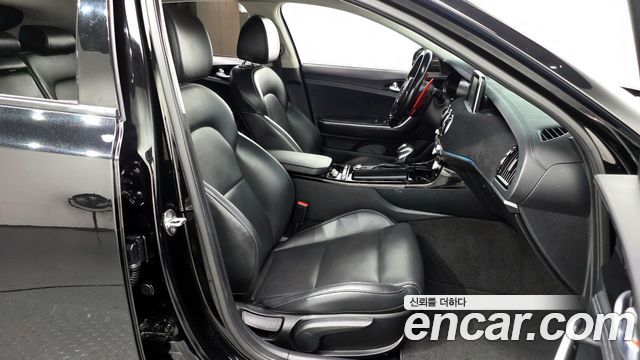Kia Stinger 2018 — photo 10