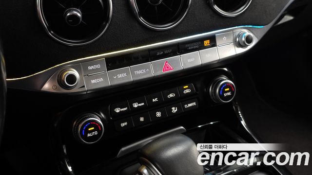 Kia Stinger 2018 — photo 18