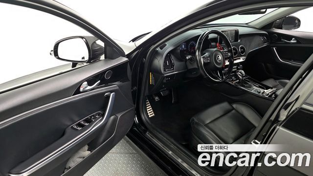 Kia Stinger 2018 — photo 11