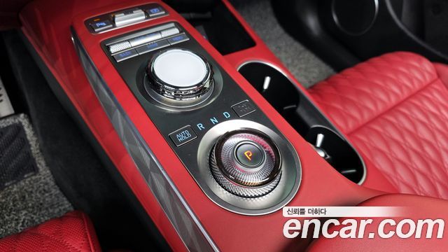 Genesis GV70 2024 — photo 9