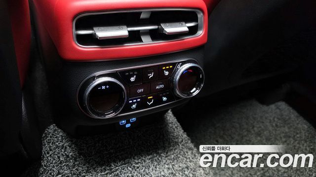 Genesis GV70 2024 — photo 17