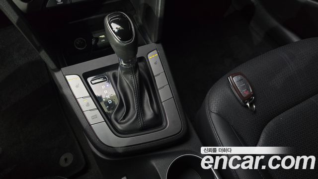 Hyundai AVANTE 2016 — photo 9
