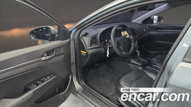 Hyundai AVANTE 2016 — photo 10