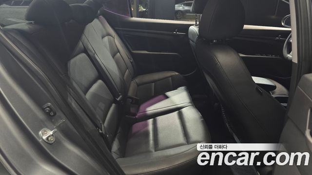 Hyundai AVANTE 2016 — photo 13
