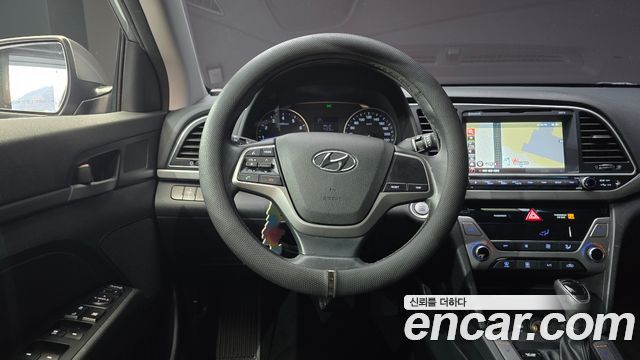 Hyundai AVANTE 2016 — photo 14