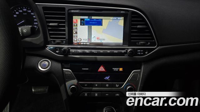 Hyundai AVANTE 2016 — photo 15