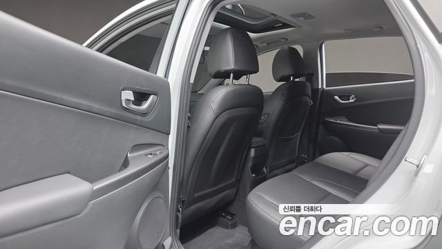 Hyundai Kona 2023 — photo 17