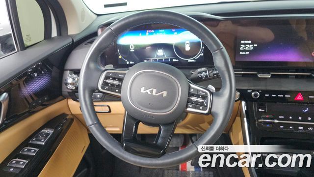 Kia Canival 2023 — photo 11