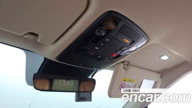Kia Canival 2023 — photo 16