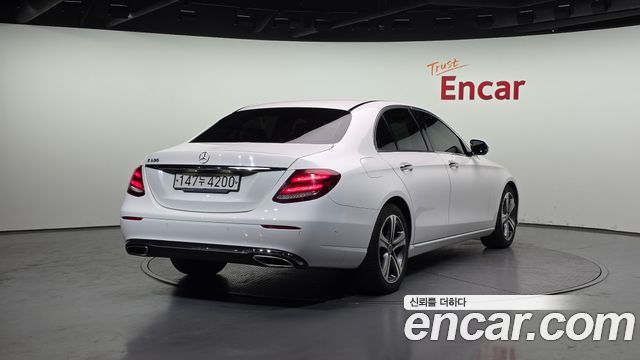 Mercedes-Benz E-Class 2020 — photo 2