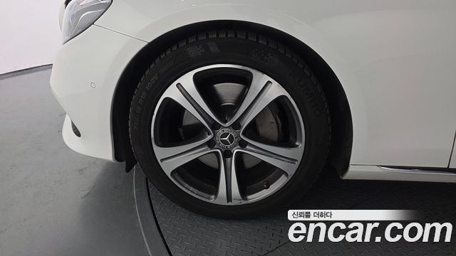 Mercedes-Benz E-Class 2020 — photo 5