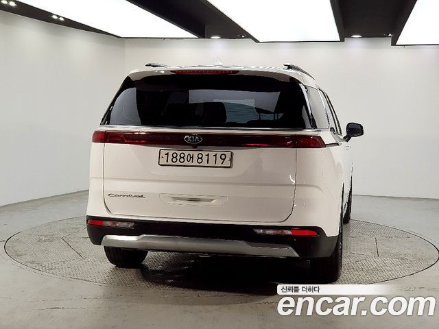 Kia Canival 2021 — photo 3