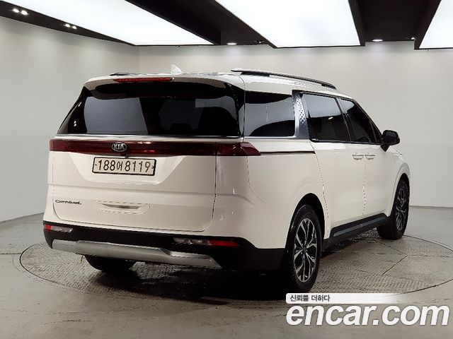 Kia Canival 2021 — photo 4