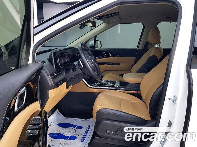 Kia Canival 2021 — photo 8