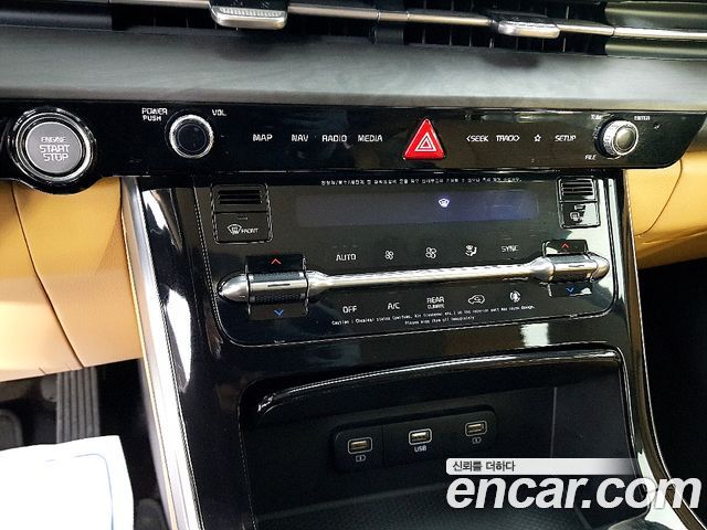 Kia Canival 2021 — photo 11