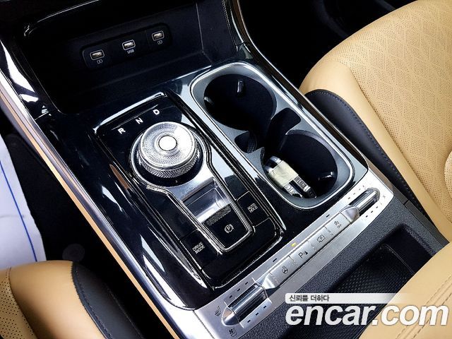 Kia Canival 2021 — photo 12