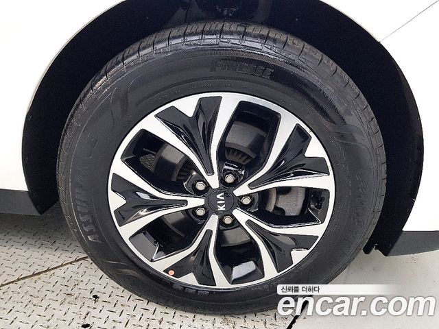 Kia Canival 2021 — photo 20