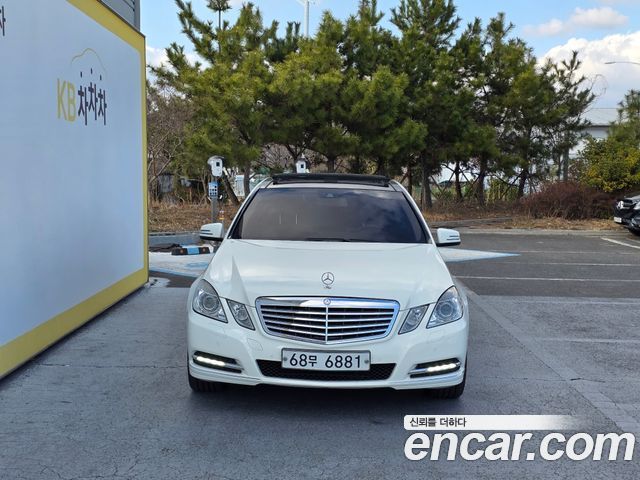 Mercedes-Benz E-Class 2012 — photo 3