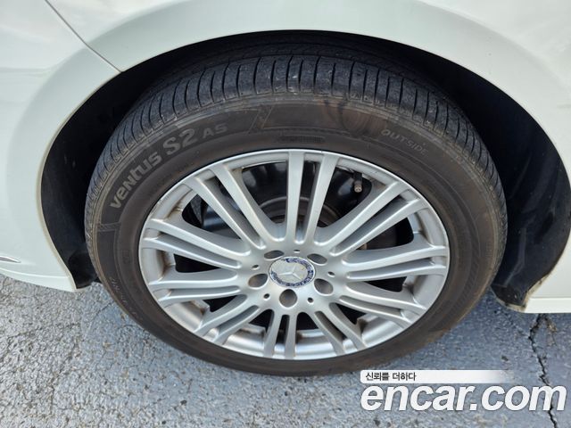 Mercedes-Benz E-Class 2012 — photo 5