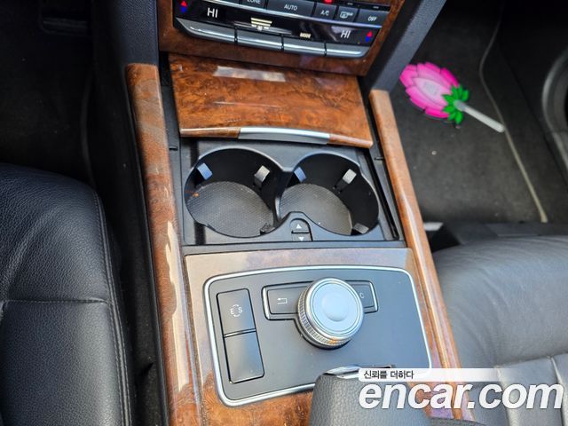 Mercedes-Benz E-Class 2012 — photo 12