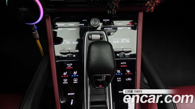 Porsche Cayenne 2019 — photo 9