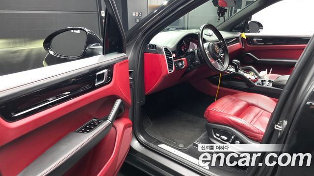 Porsche Cayenne 2019 — photo 10