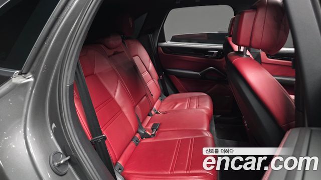 Porsche Cayenne 2019 — photo 12