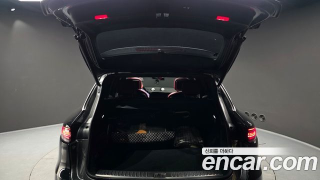 Porsche Cayenne 2019 — photo 20