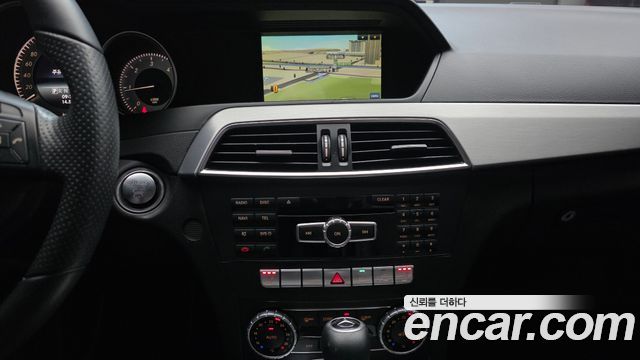 Mercedes-Benz C-Class 2014 — photo 16