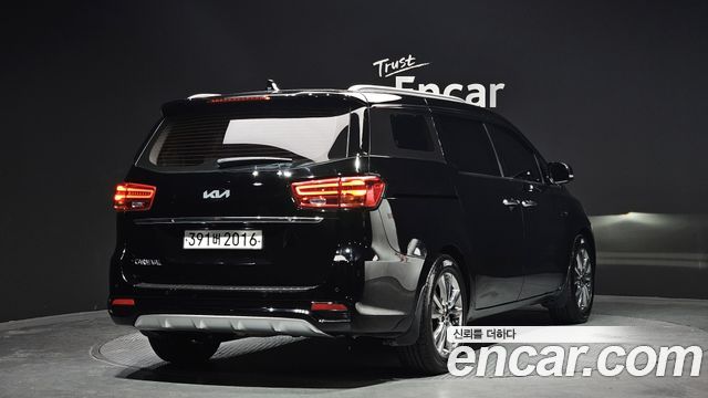 Kia Canival 2020 — photo 2