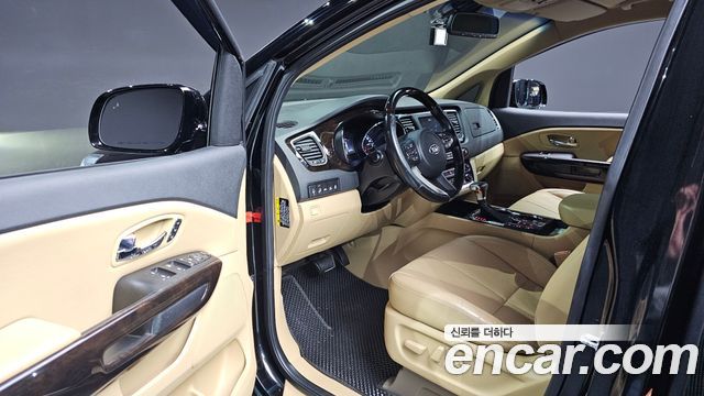 Kia Canival 2020 — photo 11