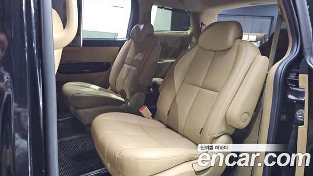 Kia Canival 2020 — photo 12