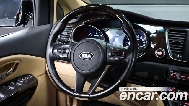 Kia Canival 2020 — photo 13