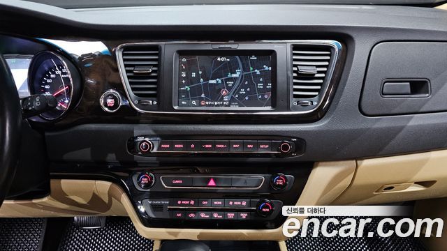 Kia Canival 2020 — photo 14