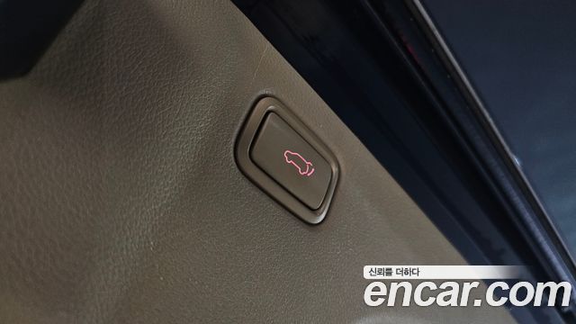 Kia Canival 2020 — photo 17