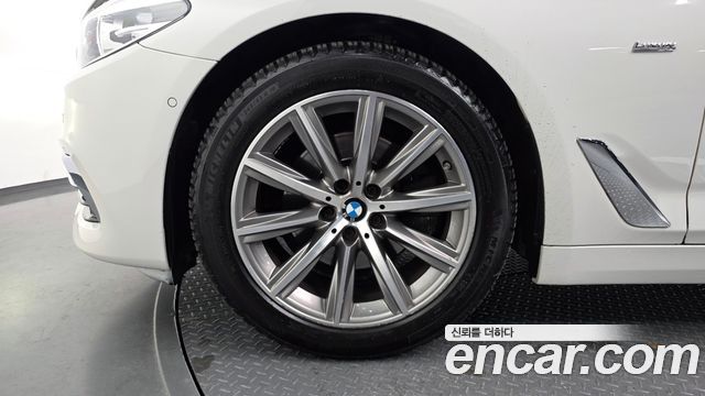 BMW 5-Series 2018 — photo 5