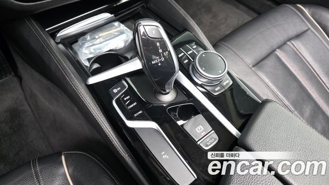 BMW 5-Series 2018 — photo 9