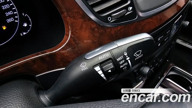 Hyundai Equus 2014 — photo 17
