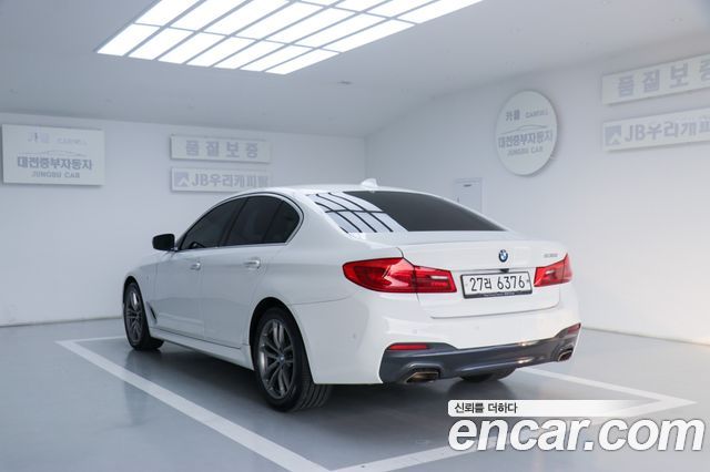 BMW 5-Series 2018 — photo 6
