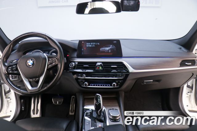 BMW 5-Series 2018 — photo 7