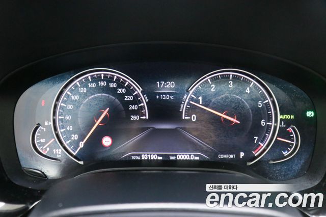 BMW 5-Series 2018 — photo 12