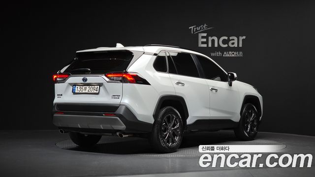 Toyota RAV4 2024 — photo 2