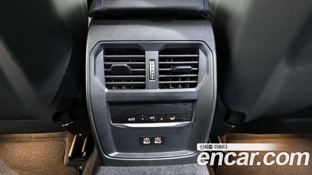BMW 3-Series 2024 — photo 19
