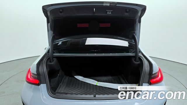 BMW 3-Series 2024 — photo 20