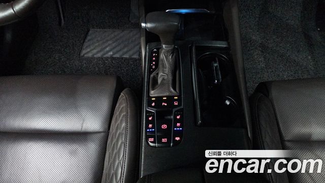 Kia K7 2018 — photo 9