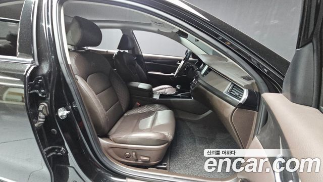Kia K7 2018 — photo 11