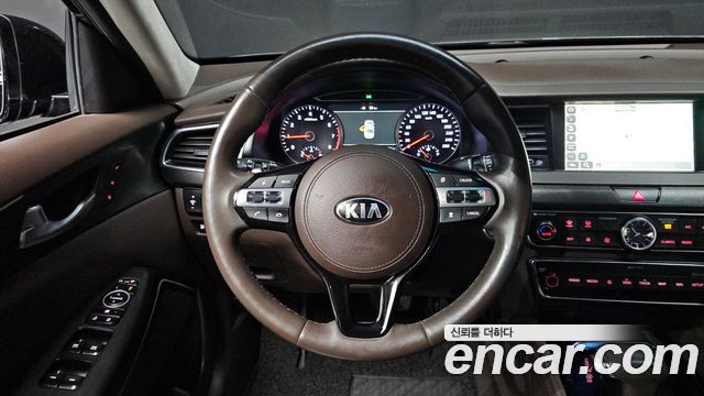 Kia K7 2018 — photo 14