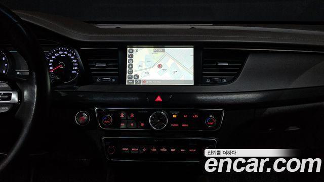Kia K7 2018 — photo 15
